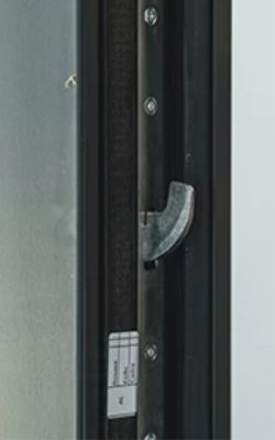 zoom sur un crochet d'une serrure de porte d'entrée